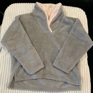 Women's cozy fluffy pullover